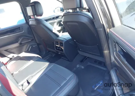 2025 Porsche Cayenne E-Hybrid Turbo from USA, damaged, VIN WP1AM2AY5SDA27536